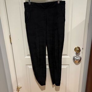 Athleta Brooklyn camo joggers. Size 12.
